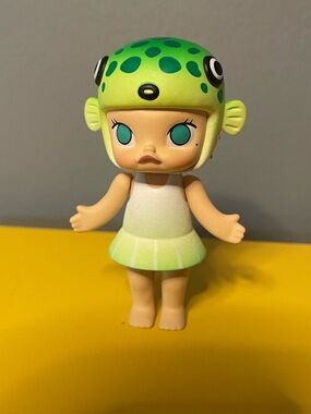 Pop Mart Ocean Molly Puffer Fish